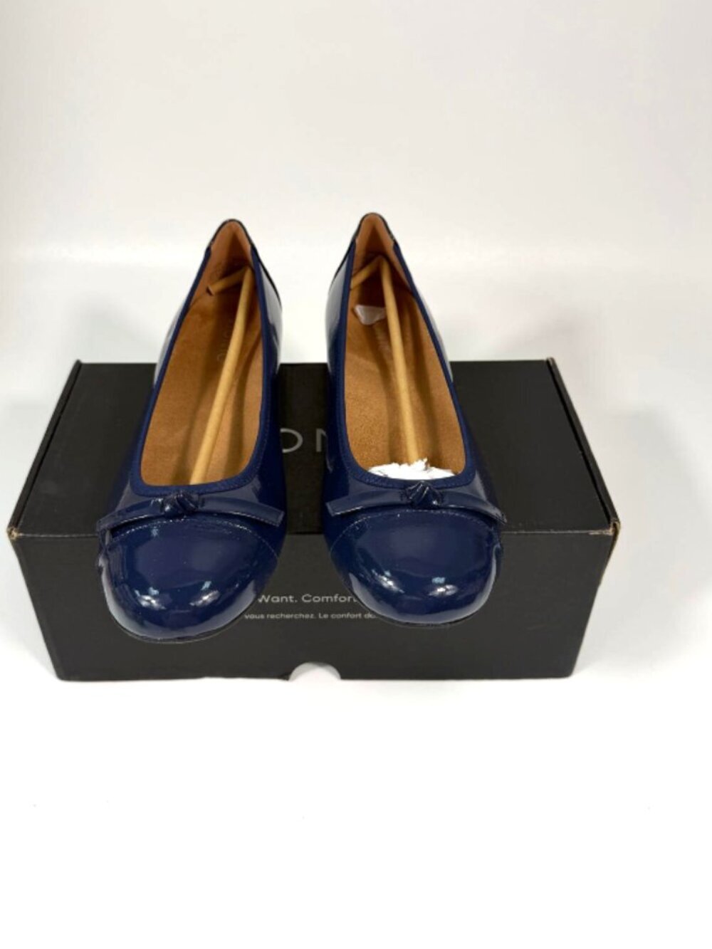 Vionic Women's Amorie Amorie Slip on Flat, Blue, 12M